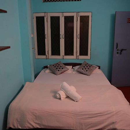 Good Vibes Hostel Варанаси Екстериор снимка