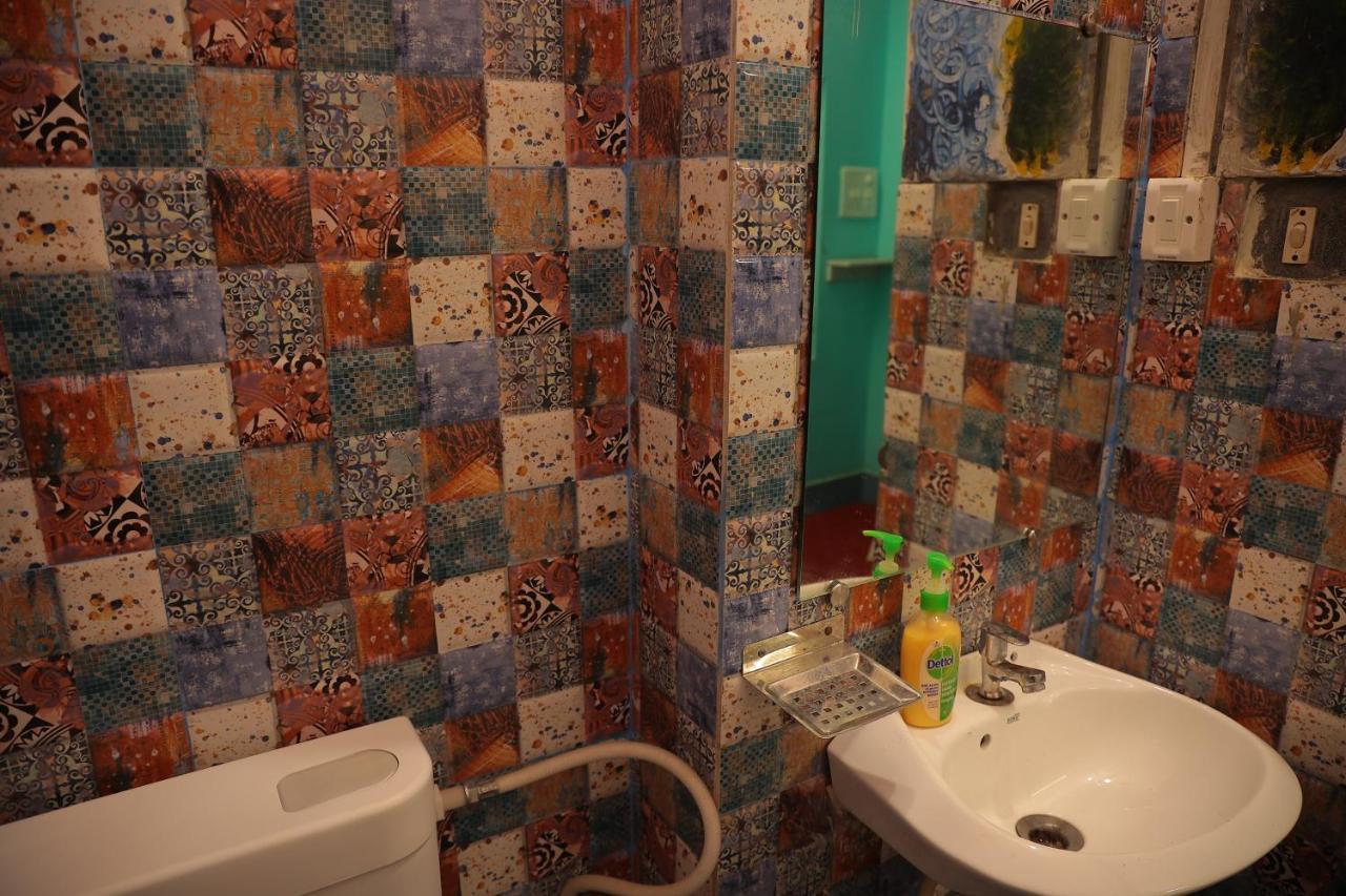 Good Vibes Hostel Варанаси Екстериор снимка