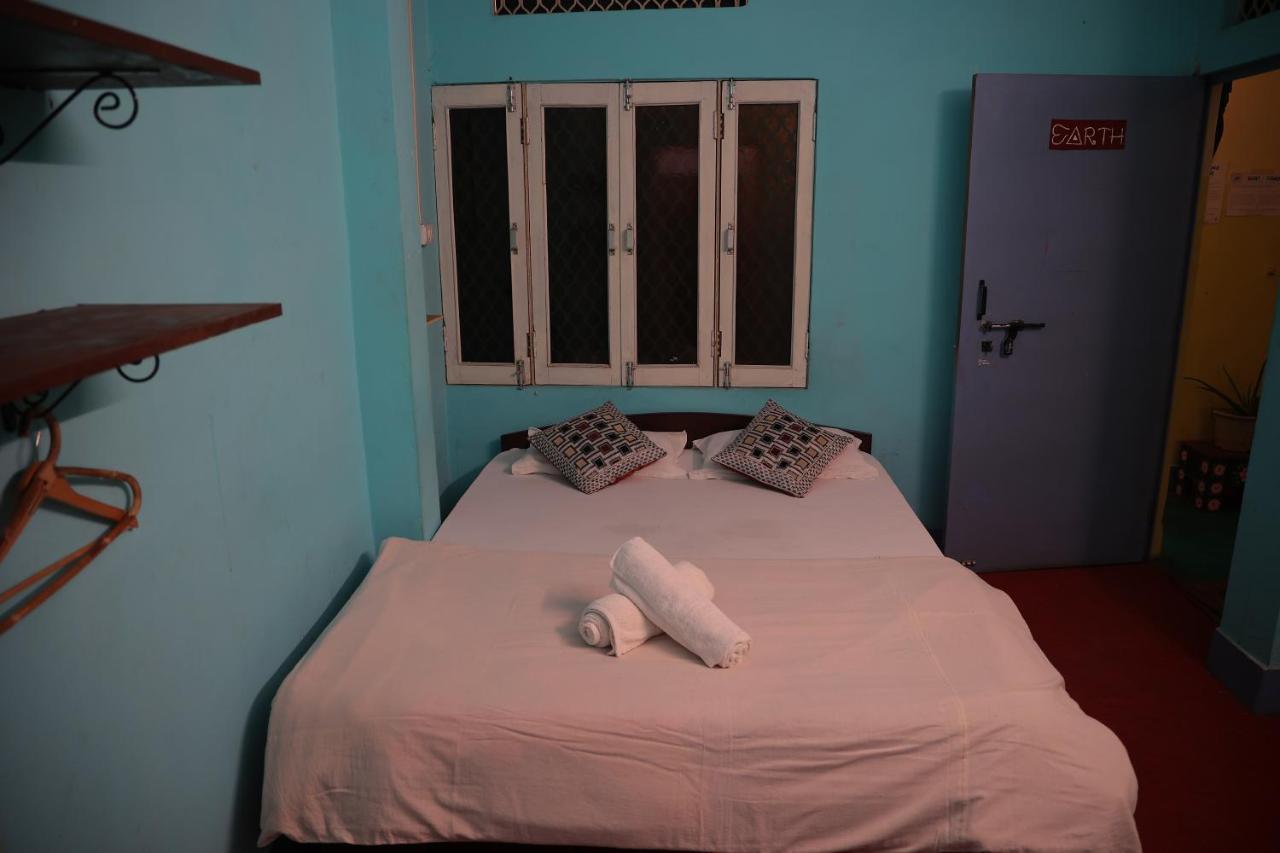 Good Vibes Hostel Варанаси Екстериор снимка