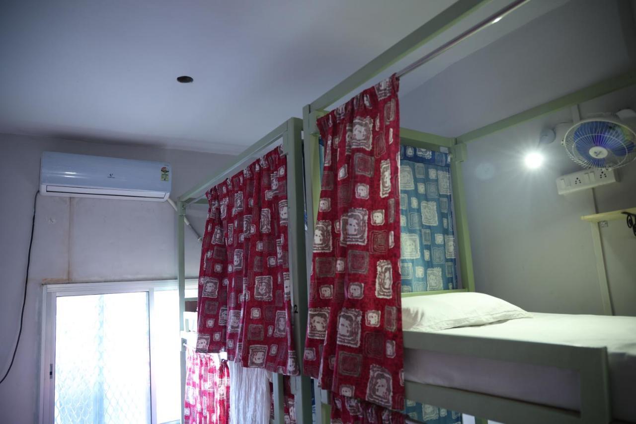 Good Vibes Hostel Варанаси Екстериор снимка