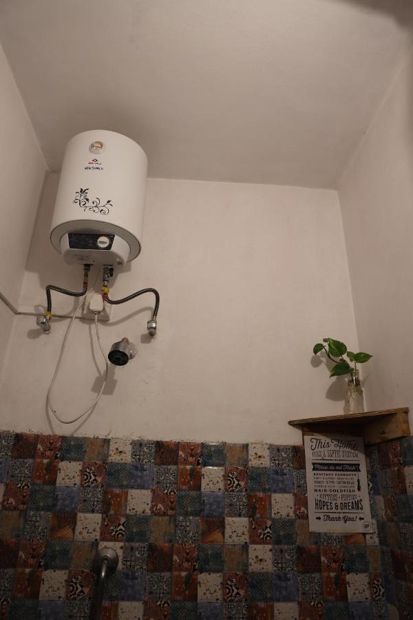 Good Vibes Hostel Варанаси Екстериор снимка