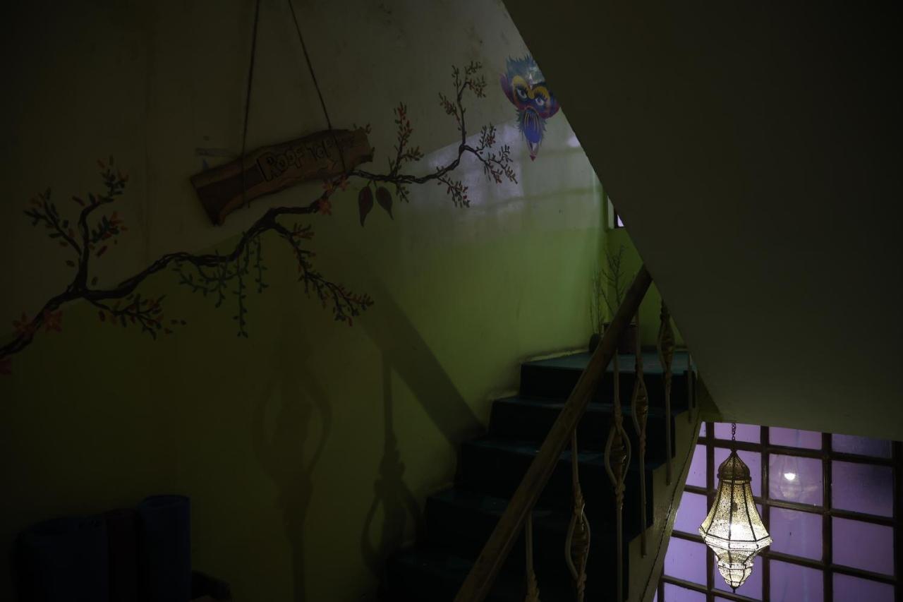 Good Vibes Hostel Варанаси Екстериор снимка