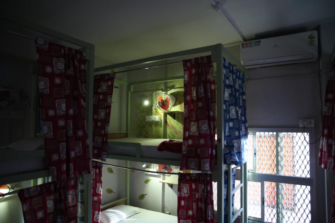 Good Vibes Hostel Варанаси Екстериор снимка