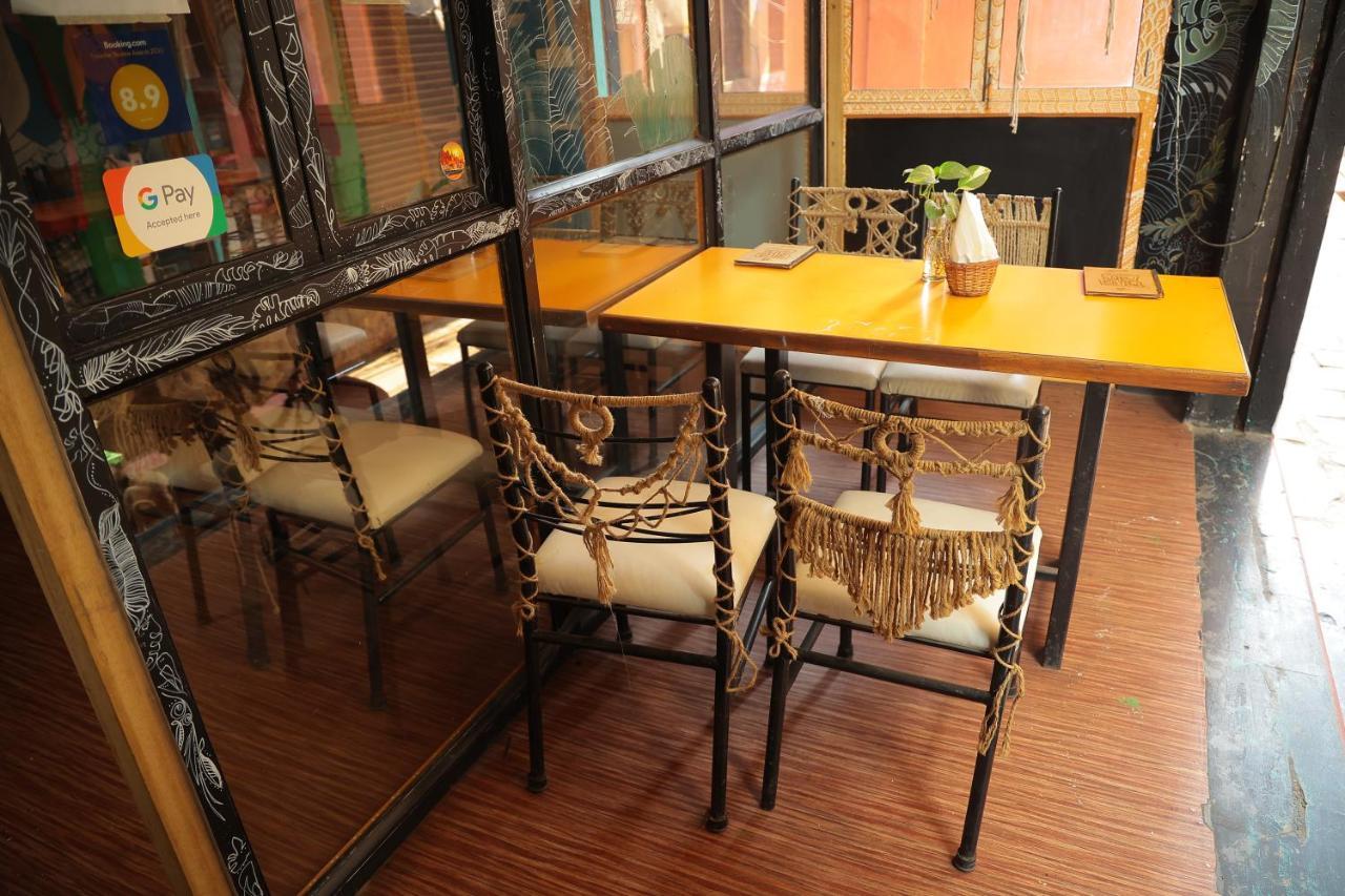 Good Vibes Hostel Варанаси Екстериор снимка