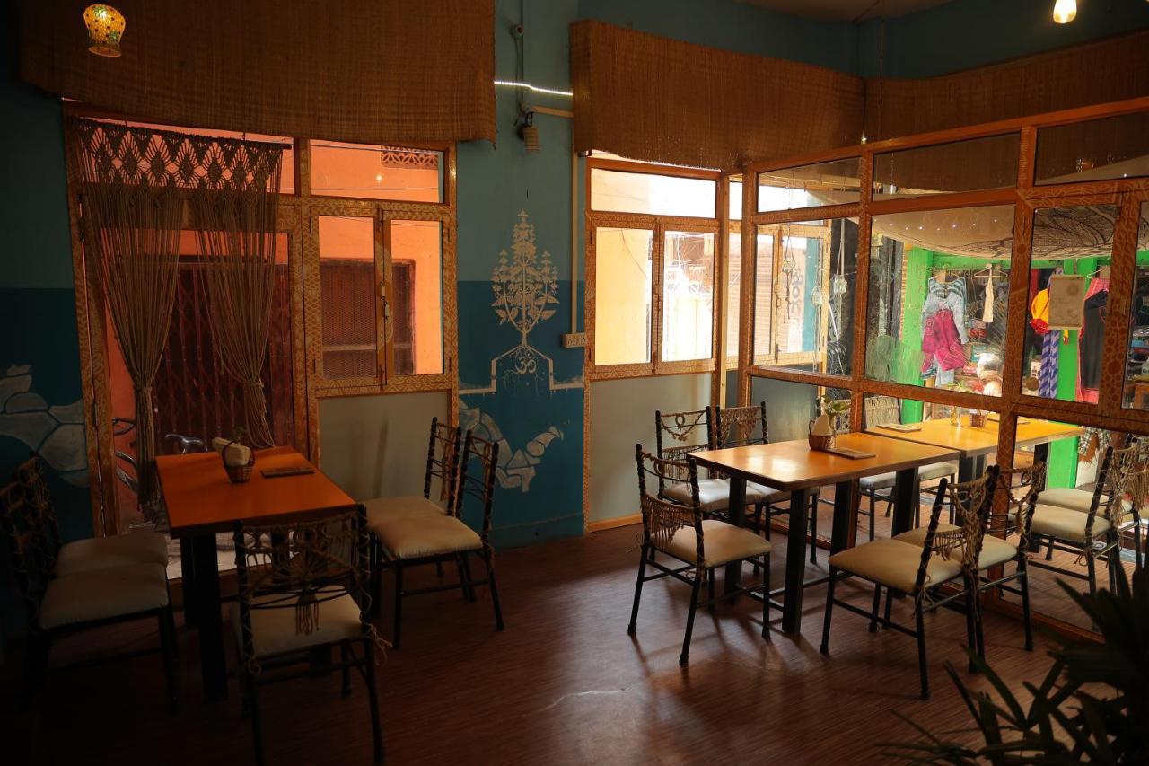 Good Vibes Hostel Варанаси Екстериор снимка