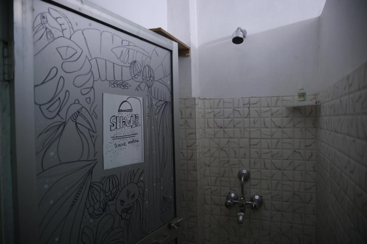 Good Vibes Hostel Варанаси Екстериор снимка