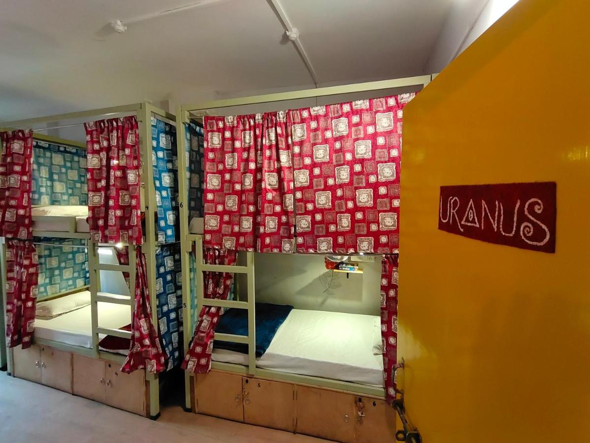 Good Vibes Hostel Варанаси Екстериор снимка
