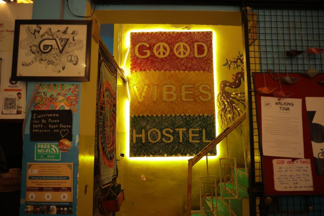 Good Vibes Hostel Варанаси Екстериор снимка