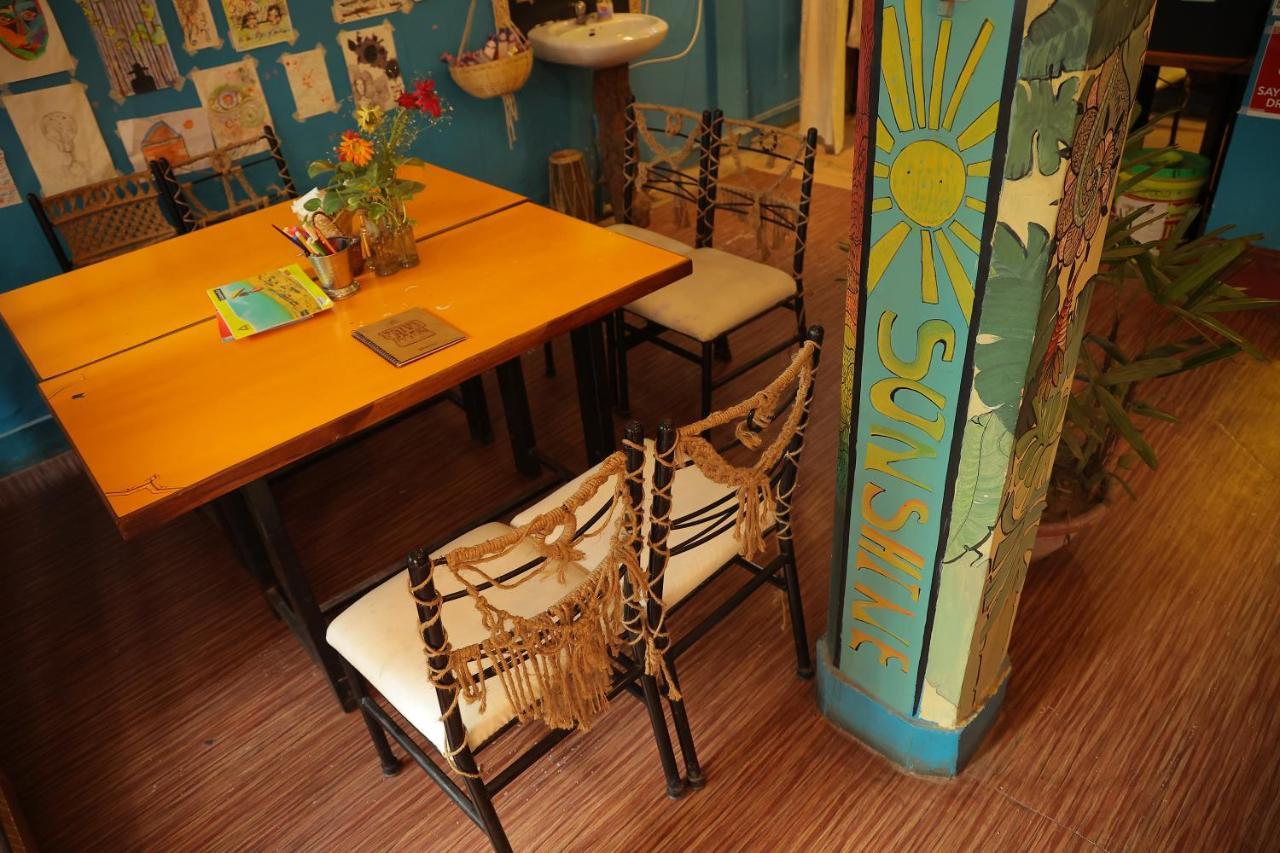 Good Vibes Hostel Варанаси Екстериор снимка