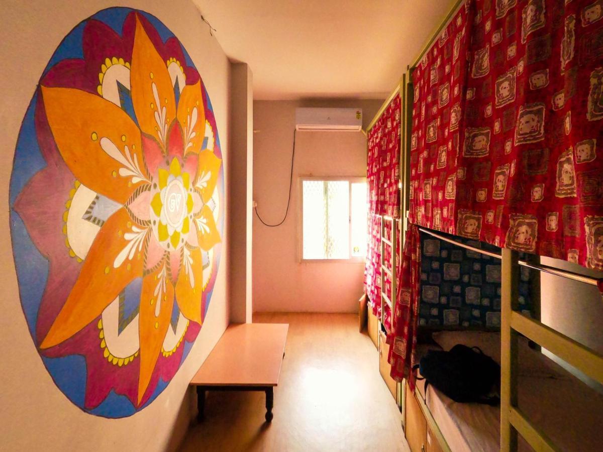 Good Vibes Hostel Варанаси Екстериор снимка