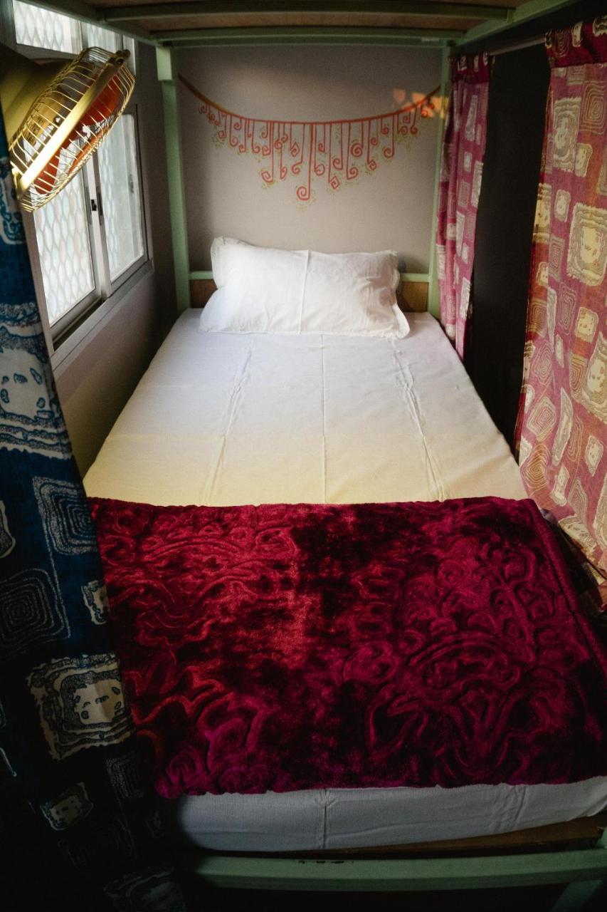 Good Vibes Hostel Варанаси Екстериор снимка